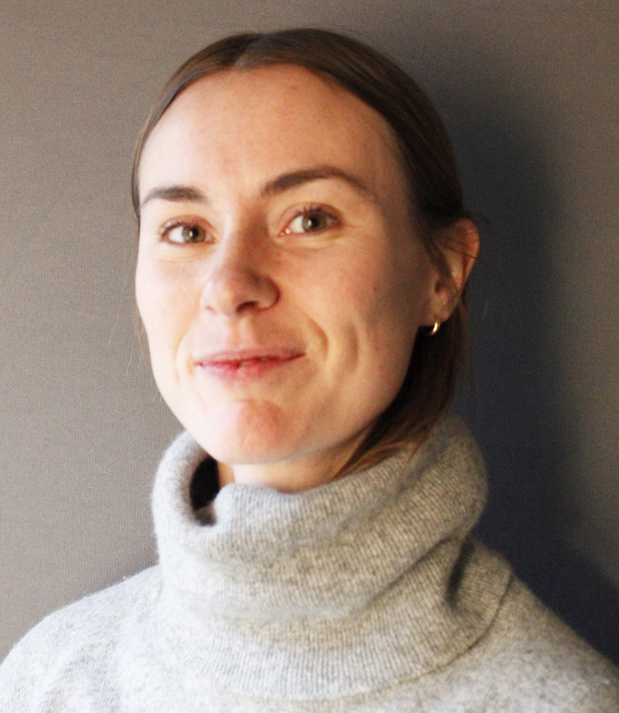 Porträtt på Moa Roos Svensson