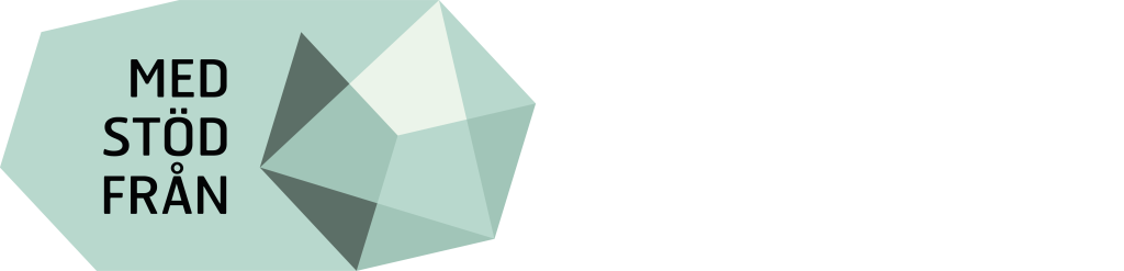 Ljusgrön geometrisk form med svensk text "Med stöd från Allmänna Arvsfonden" på ljus bakgrund.