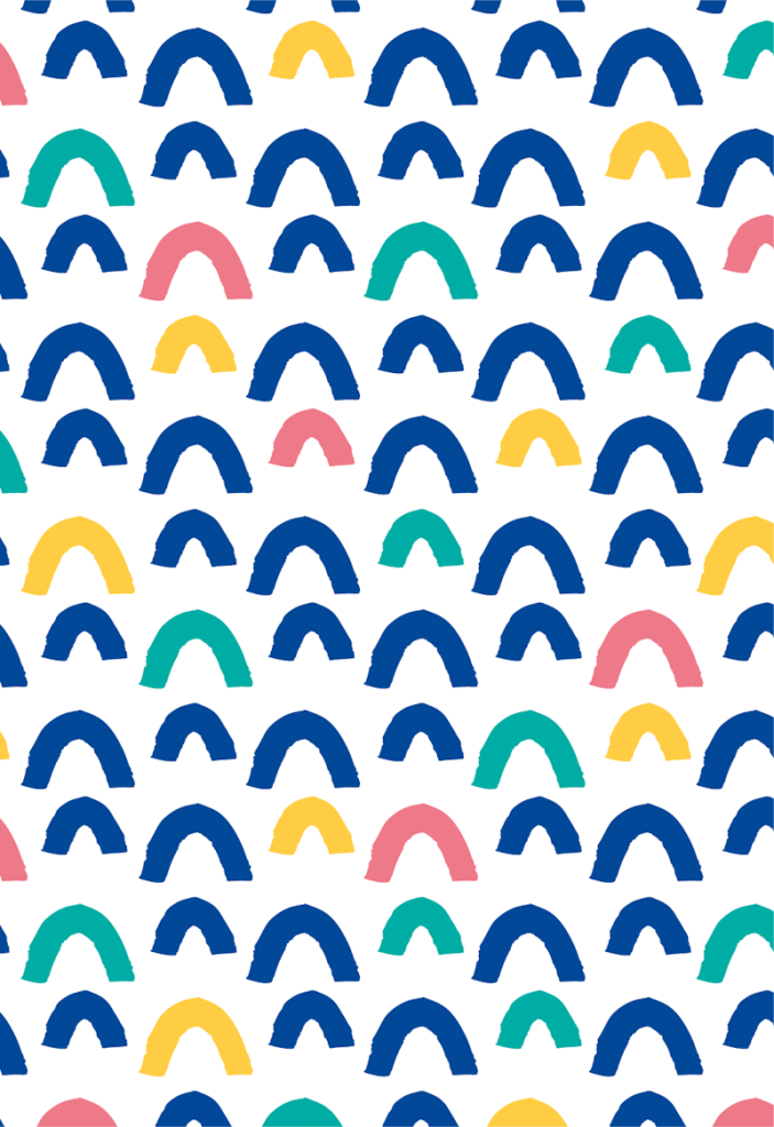 Mönster av färgglada, handritade regnbågsbågar i blått, rosa, gult och blågrönt på en vit bakgrund.