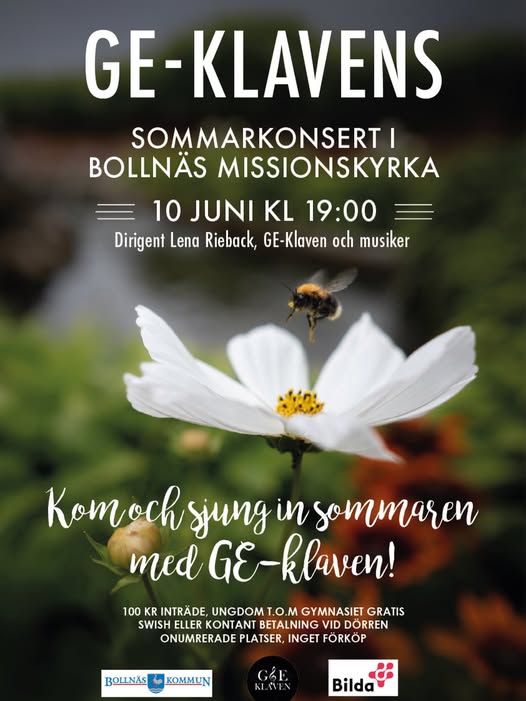 En konsertaffisch med vita blommor, information om sommarkonserter och en inbjudan att sjunga med GE-Klaven.