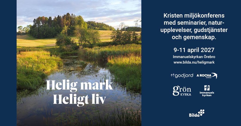 En fridfull damm och grönska vid solnedgången, med svensk text om en kristen miljökonferens.