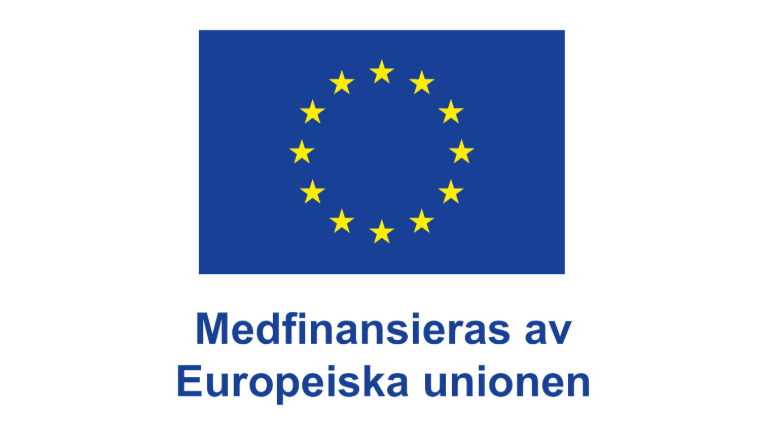 EU-flagga med en cirkel av gula stjärnor och svensk text: ”Medfinansieras av Europeiska unionen.”.